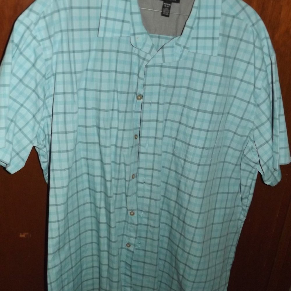 Van Heusen short sleeve shirt